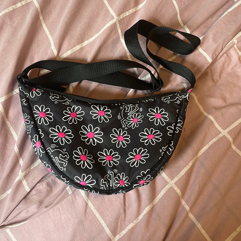 Uniqlo Round Crossbody Keith Haring Print